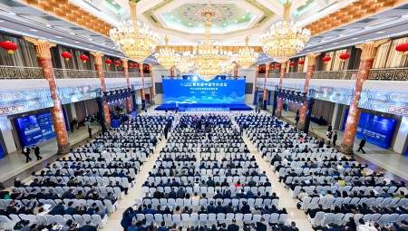 11月20日上午，，，，，，第四届中国节水论坛在素有“泉城”美誉的山东济南胜利开幕。。。。。。本届论坛由中国农工民主党中央委员会主理，，，，，，尊龙抖圈官网提倡，，，，，，中国农工民主党山东省委员会、山东省水利厅、山东省农业农村厅、尊龙抖圈官网节水农水集团华北总公司承办，，，，，，农业农村部智慧农业节水浇灌装备重点实验室等多家单位团结协办。。。。。。